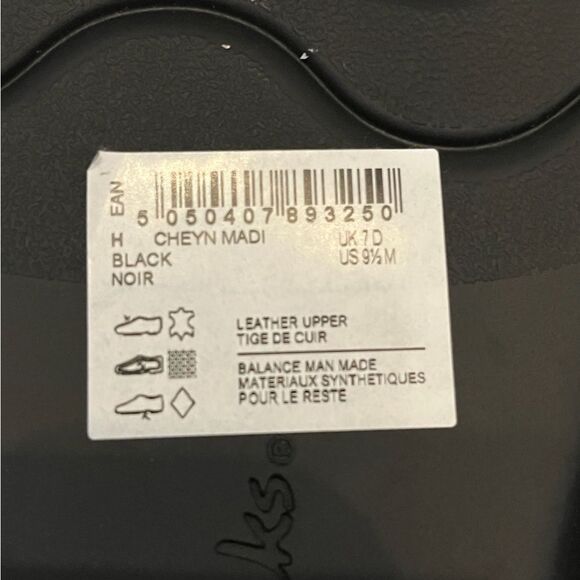 Clarks Black Loafers Sleek Slip-Ons - Picture 10 of 10